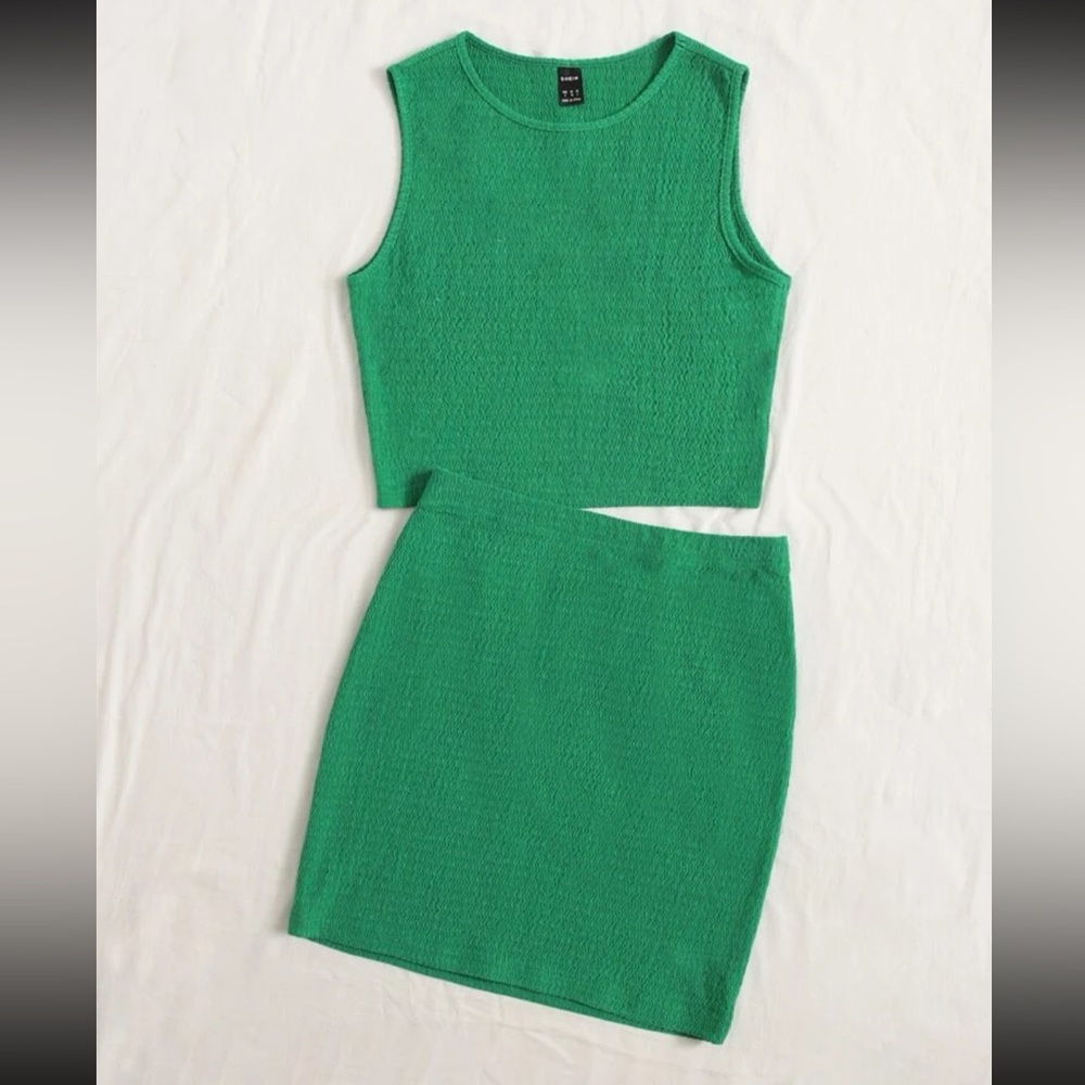 SHEIN Solid Textured Crop Top & Skirt Set